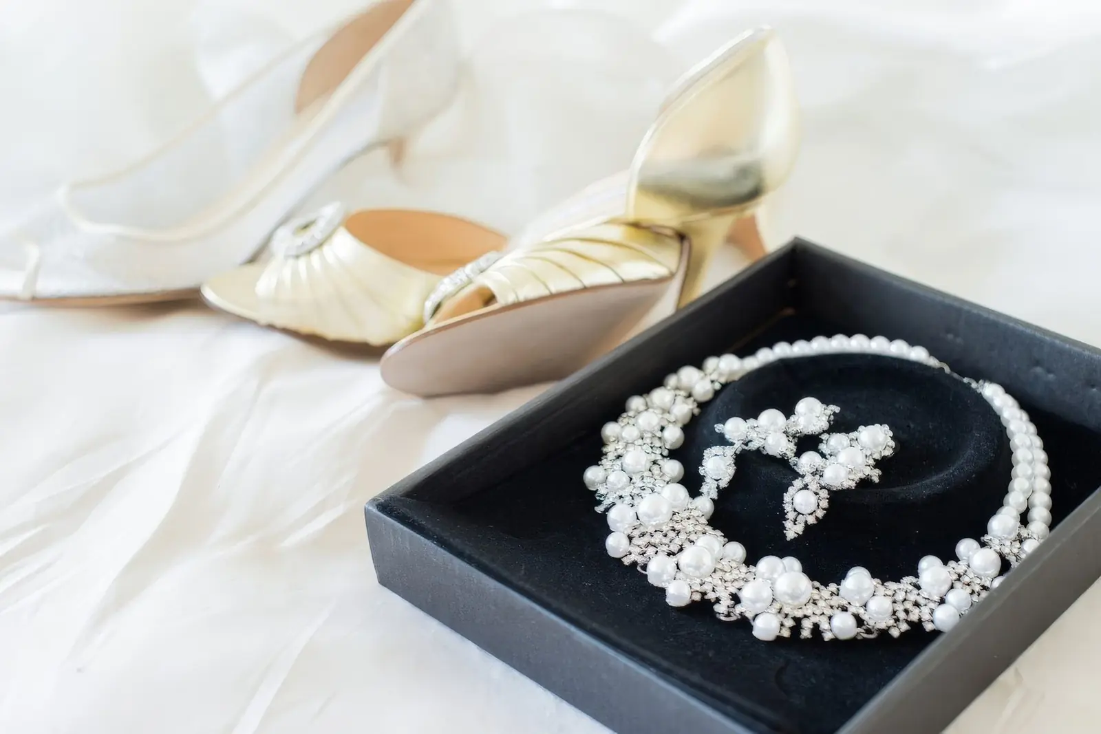 Photographe mariage evry bijoux chaussures mariee