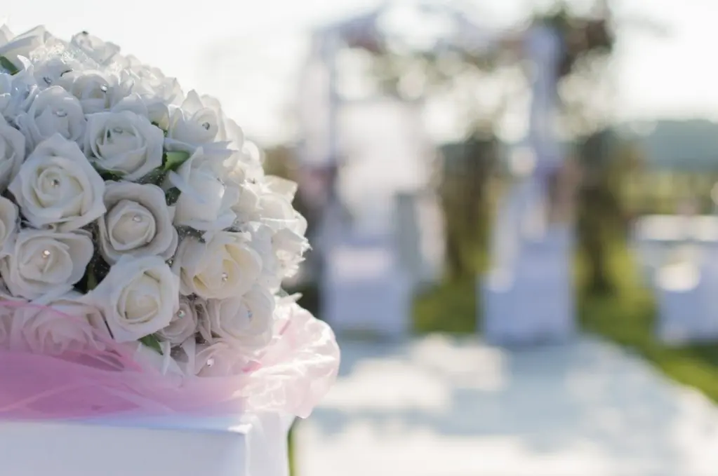 Photographe mariage evry bouquet roses ceremonie