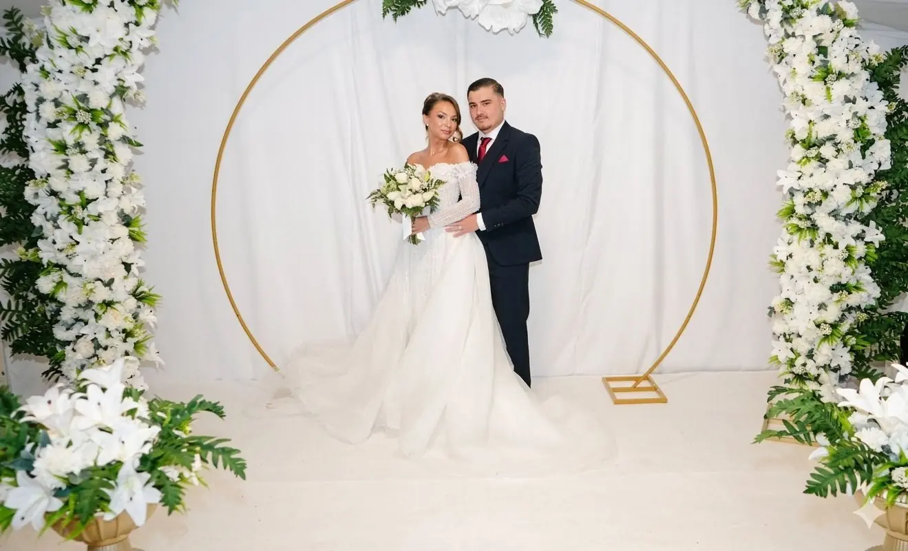 Photographe mariage paris arche florale