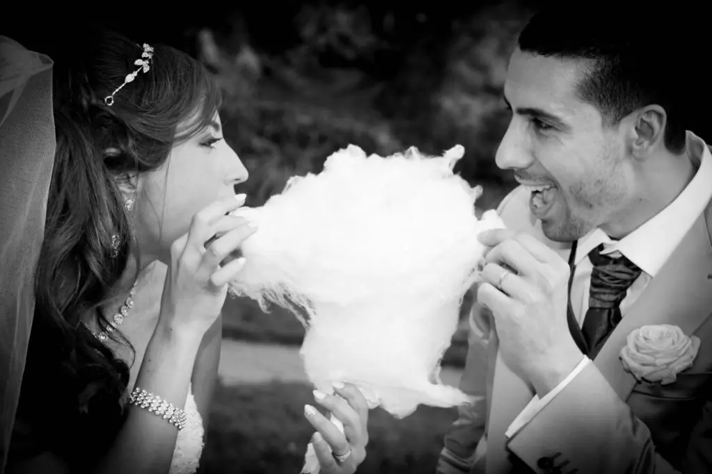 Photographe mariage paris couple noir et blanc