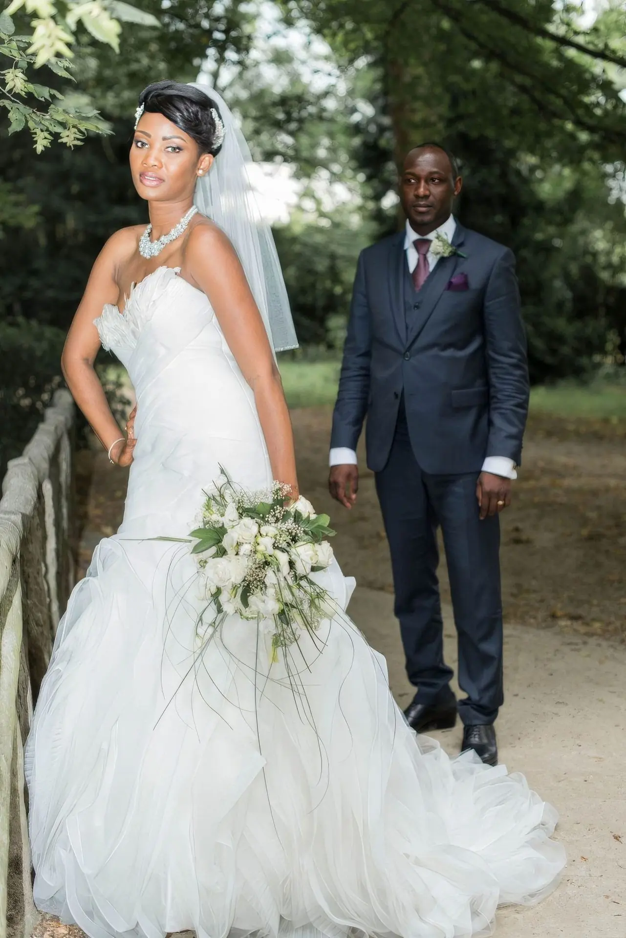 Photographe mariage paris couple parc