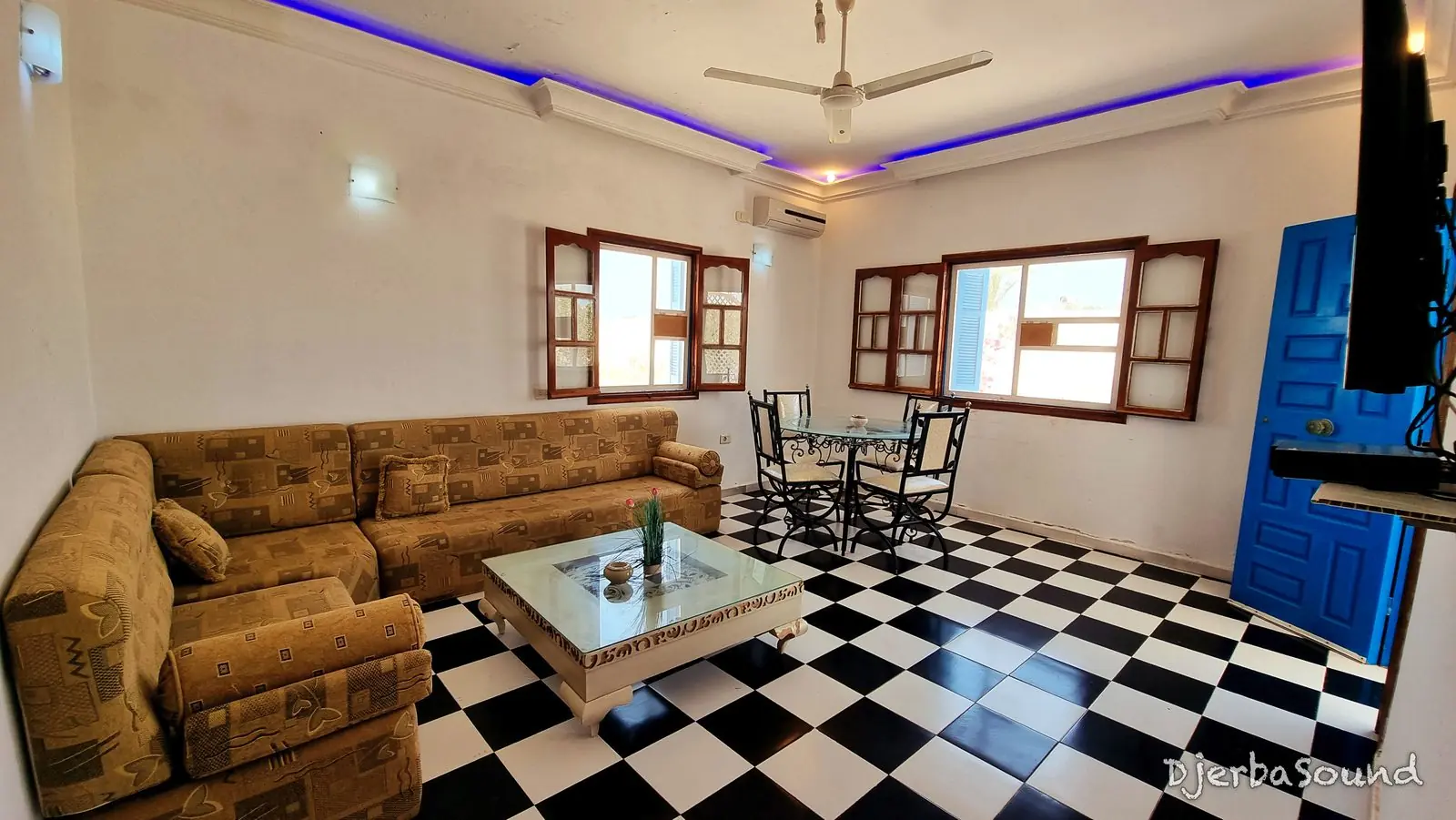 Location villa milka djerba salon canape angle damier villa calme tezdaine