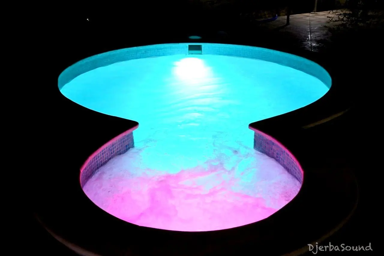 Location villa djerba piscine jacuzzi relax eclaire nuit tezdaine midoun