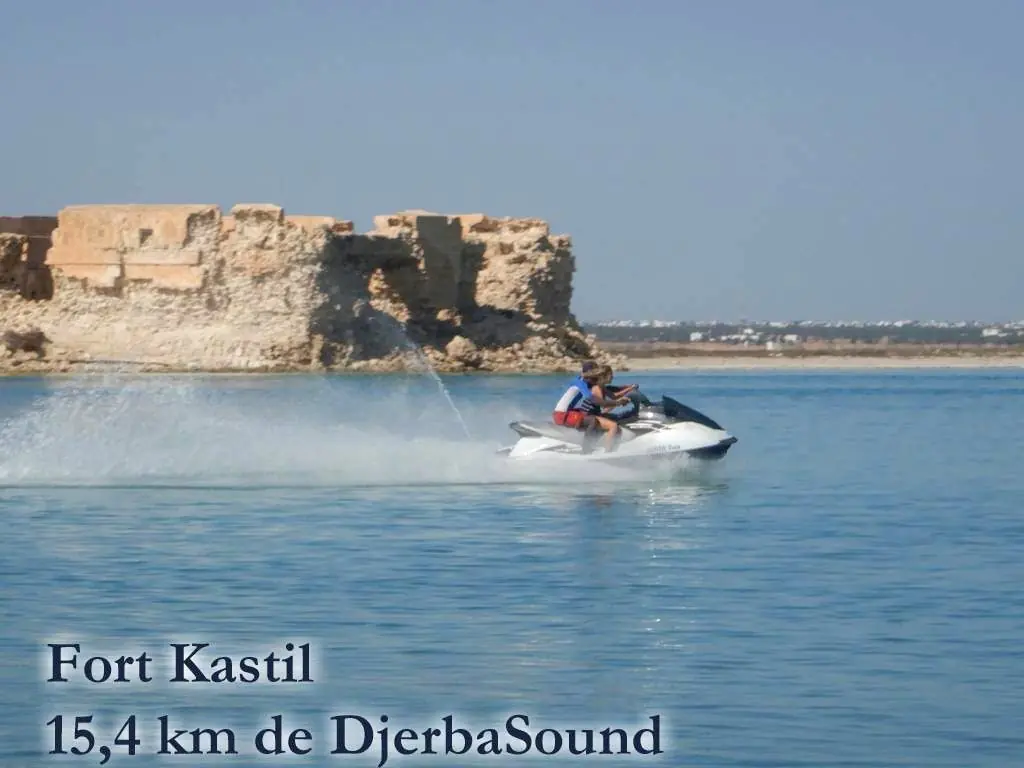Location villa djerba piscine jacuzzi activite visite fort kastil jet ski proche midoun