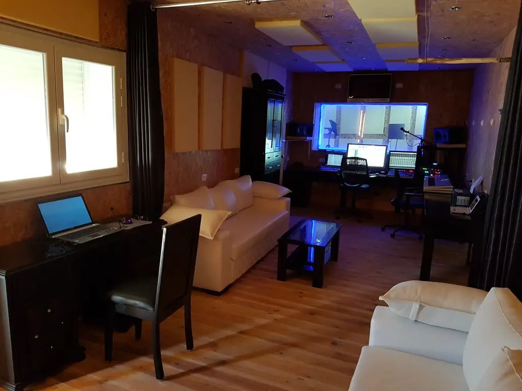 Salon artistes studio musique midoun djerba