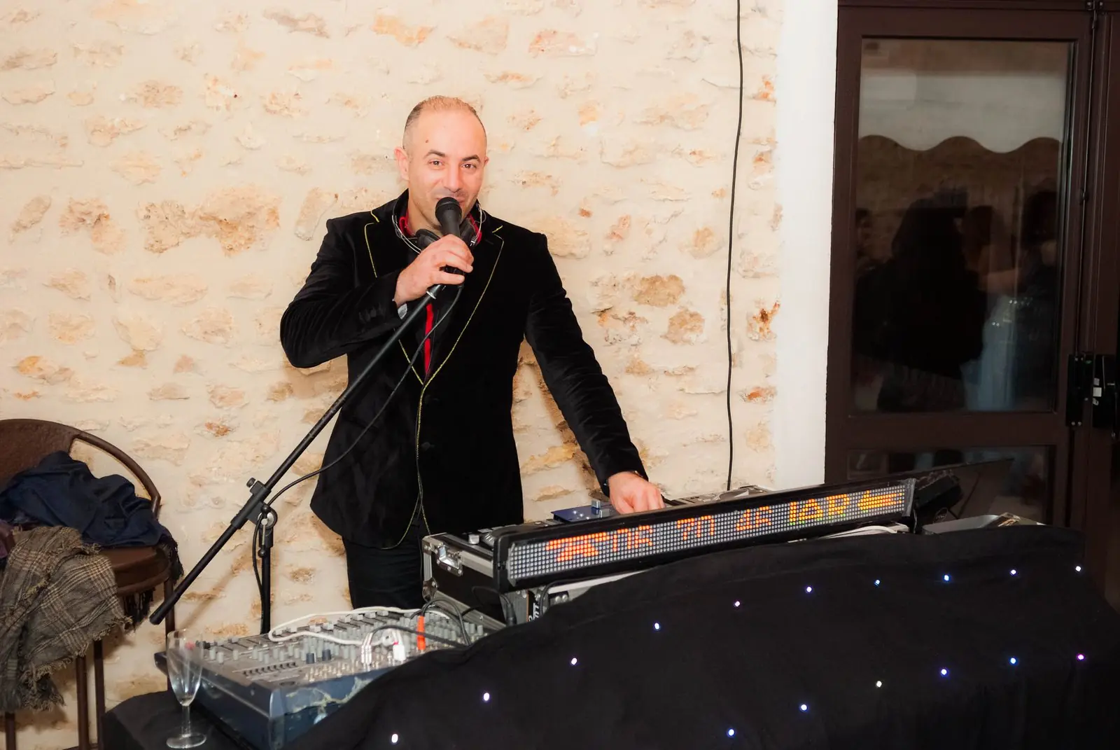 Devis dj animateur micro mariage france
