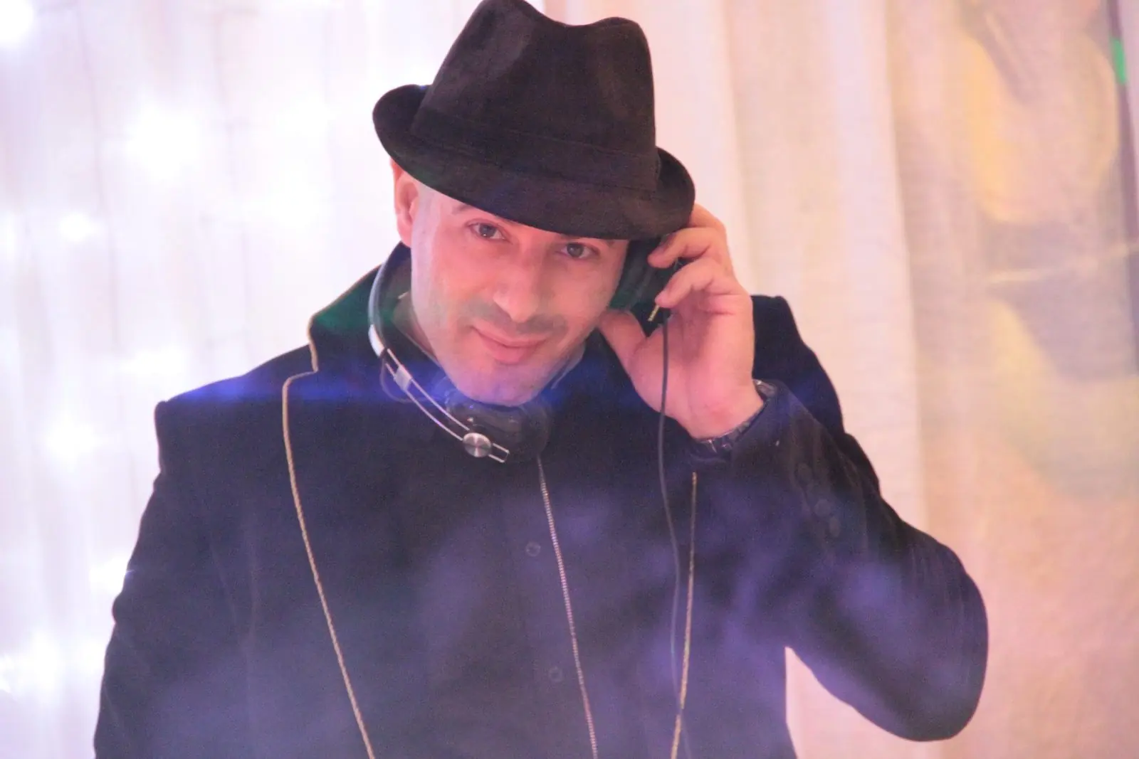 Dj oriental paris chapeau casque